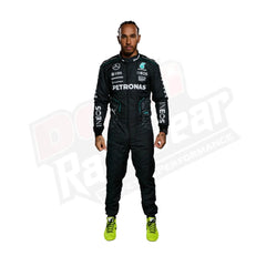 Traje del equipo Mercedes AMG F1 de Lewis Hamilton 2024 